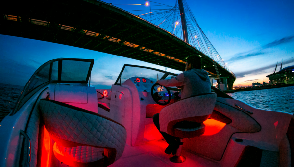 A fascinating sightseeing trip on a boat on historical chamber and like Petersburg with viewing the divorce of the bridges of night Petersburg.